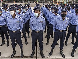 Policisté z Addis Abeby b�hem p�ehlídky, na které bylo p�edstaveno nové logo a...