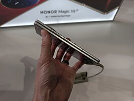 Honor Magic V6