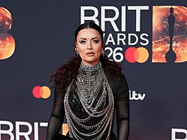 Shona McGarty na udílení BRIT Awards v Manchesteru (28. února 2026)