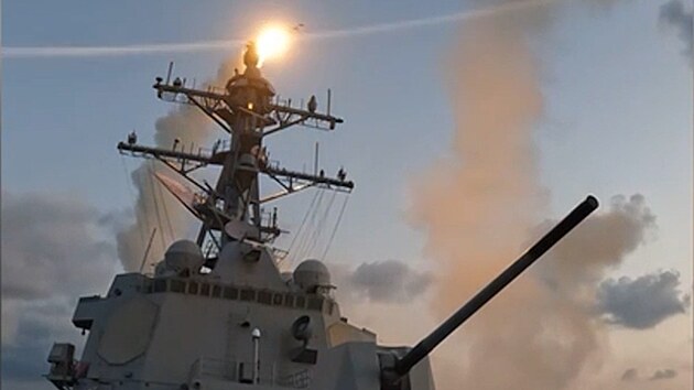 USS Bainbridge odpálila na Írán �ízené st�ely
