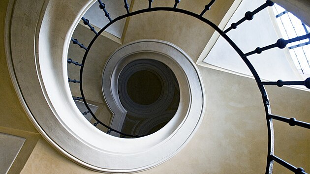 Santiniho schodi�t� v Katedr�le Nanebevzet� Panny Marie a sv. Jana K�titele v Kutn� Ho�e.