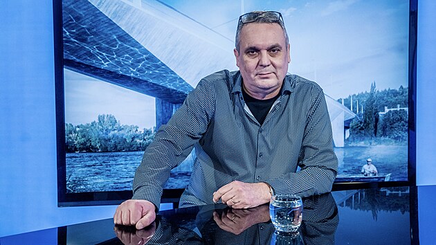 Hostem po�adu Rozst�el je Radek ��ma, architekt Dvoreck�ho mostu.