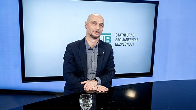Hostem po�adu Rozst�el je �t�p�n Koch�nek, p�edseda St�tn�ho ��adu pro jadernou bezpe�nost.
