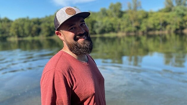 Republikán obviněný z vraždy vyhrál v Arkansasu primárky na šerifa