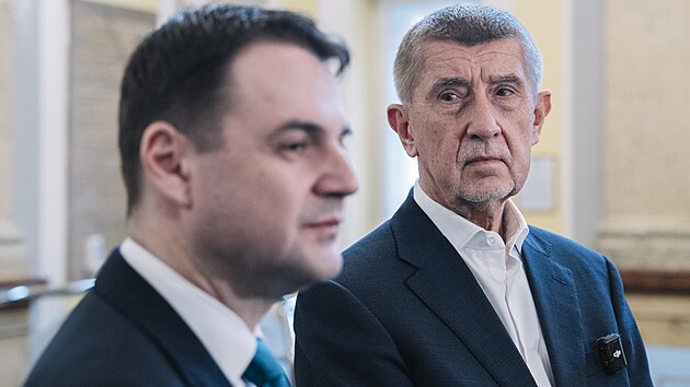 Premiér Andrej Babiš a ministr zahraničí Petr Macinka po jednání Bezpečnostní rady státu (2. března 2026)