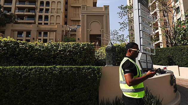 Po�kozen� budova hotelu Fairmont The Palm po �r�nsk�m �toku v Dubaji. (1. b�ezna 2026)