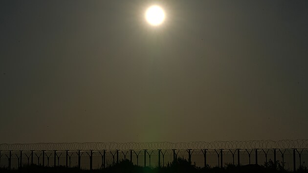 Britskou leteckou z�kladnu na Kypru zas�hl dron. (2. b�ezna 2026)