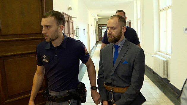 Ob�alovan� exprim�� Vojt�ch �. u Vrchn�ho soudu v Praze (4. b�ezna 2026)