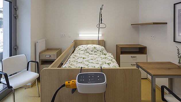 Ve Zl�n�-Malenovic�ch za�al fungovat nov� domov se zvl�tn�m re�imem, kter� pe�uje o lidi s Alzheimerovou chorobou a jin�mi typy demence. K dispozici je 40 l��ek. (�nor 2026)