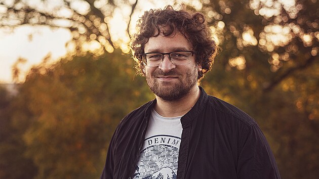 Spisovatel a scen�rista Martin M�ller pro�il sv� d�tstv� v ostravsk�m obvodu Poruba, ale bl�zko m� i k centru m�sta. (6. b�ezna 2026)