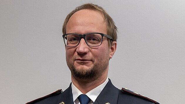 Kriminalista Rudolf Fla�ka popisuje na p�edn�k�ch zaj�mav� vra�dy sp�chan� v Karlovarsk�m kraji. (2. b�ezna 2026) 