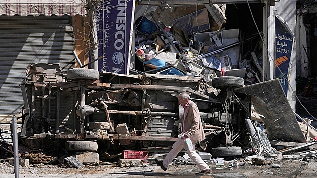 Izraelsk� arm�da bombarduje ba�ty hnut� Hizball�h v�etn� t�to �tvrti v Nabat�jehu na jihu Libanonu. (5. b�ezna 2026)