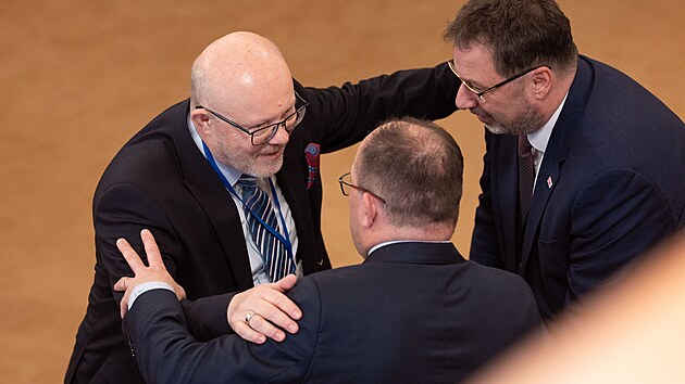 Exministr zdravotnictv� Vlastimil V�lek s Michalem Ku�erou z TOP 09