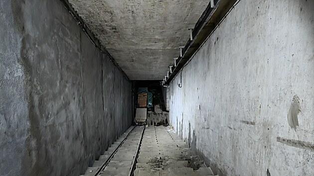 Na tvrzi Bouda prob�haj� p�ed za��tkem turistick� sezony intenzivn� pr�ce.