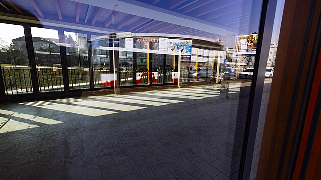 Brno vybudovalo na nov� n�plavce prostory pro kav�rnu i dal�� prostory pro posezen�. ��dn� zat�m nejsou v provozu. Interi�r je zcela pr�zdn�. (4. b�ezna 2026)