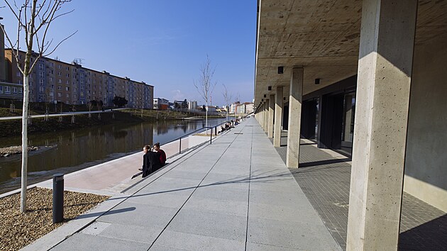 Brno vybudovalo na nov� n�plavce prostory pro kav�rnu i dal�� prostory pro posezen�. ��dn� zat�m nejsou v provozu. (4. b�ezna 2026)