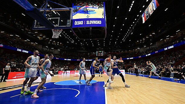 Jihlavsk� Hor�ck� ar�na se pro uplynul� v�kend prom�nila v basketbalovou halu. Vrcholem programu byl ned�ln� z�pas �esk� reprezentace se Slovinskem. (1. b�ezna 2026)