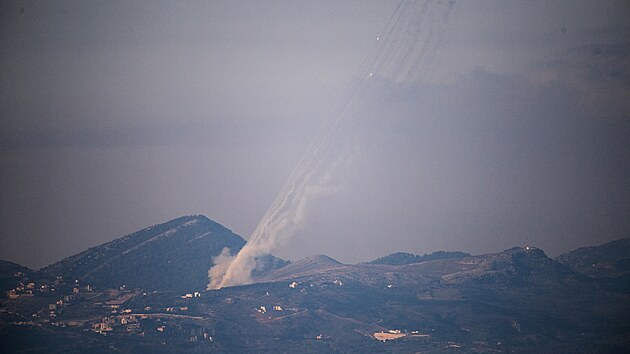 Rakety odpalovan� z Libanonu sm�rem k Izraeli (3. b�ezna 2026)