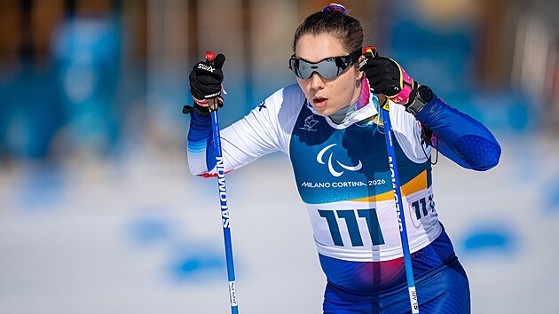 Simona Buben��kov� na trati biatlonov�ho sprintu na paralympijsk�ch hr�ch.