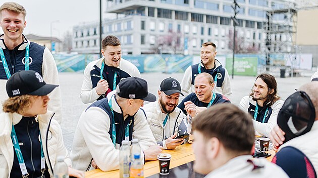 �esk� parahokejov� t�m ve vesnici v Mil�n�,