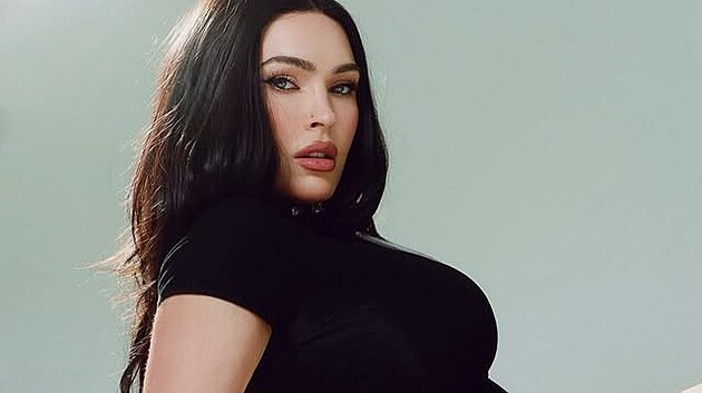 Megan se po �ase vr�tila na Instagram a to hned s provokativn�mi fotkami. (b�ezen 2026)