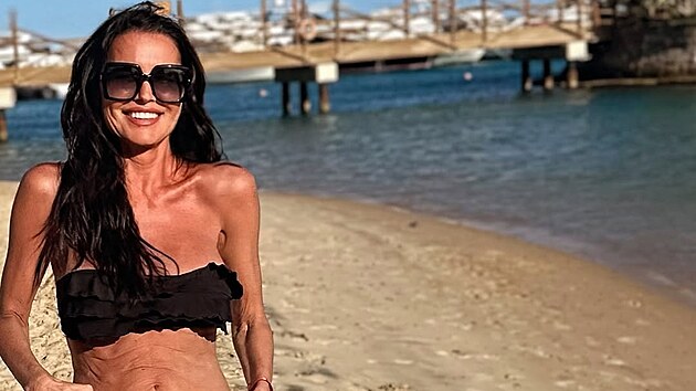 Silvia Lakato�ov� v bikin�ch (2026)