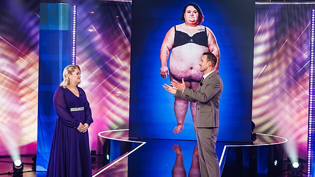 Helena (27) na za��tku Extr�mn�ch prom�n v�ila 171 kilogram�. Ji� dlouho tou�ila b�t zdrav�, l�bit se sama sob� a naj�t l�sku. Svou v�hu by r�da dostala pod magickou stovku. S t�m j� m�l pomoct tren�r Martin Ko���l a po�ad Extr�mn� prom�ny. Jak si mlad� �ena poradila s rokem pln�m d�iny a od��k�n�?