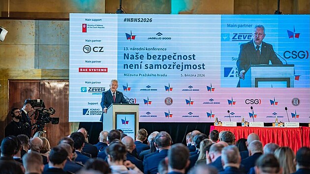 N�rodn� konference Na�e bezpe�nost nen� samoz�ejmost na Pra�sk�m hrad�. Na fotografii ministr obrany Jarom�r Z�na. (5. b�ezna 2026)