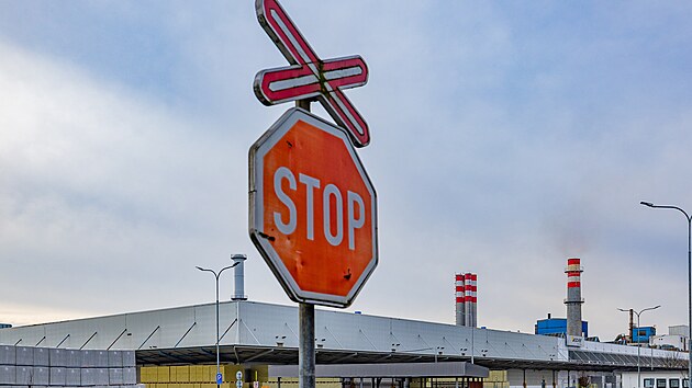 Na hluk z tov�rny Isover v �astolovic�ch si st�uj� lid� z okol�, firma sl�bila probl�m do�e�it b�hem zku�ebn�ho provozu nov� technologie. (19. �nora 2026)