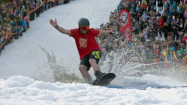 J�zda p�es lou�i na �umavsk�m �pi��ku. (7. b�ezna 2026)