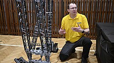 Festival kostek v U. Hradišti nab�­dl Ä�tyřmetrov�© rusk�© kolo Ä�i pÄ�timetrový jeřáb