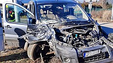 V MirošovÄ� se srazil osobn�­ vlak s autem, nikdo nebyl zranÄ�n, provoz je obnoven