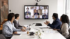 hybridní pracovní meeting