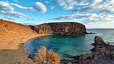 �ervenohn�dé pou�t�, lávové vyv�eliny. Nezní to sice moc lákav�, ale �pan�lské...