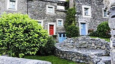 Italové neváhali o víkendech jezdit do ligurské Albengy, odkud se dal�ích...