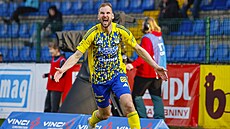 Zlínský Tomá� Poznar slaví gól proti Plzni.