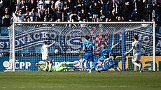 Fotbalisté Slovácka doma remizovali s Mladou Boleslaví 2:2. Skóre otev�el ve 3....