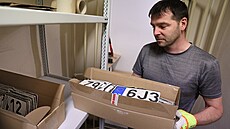 Pracovník odboru dopravy M�stského ú�adu ve �dáru nad Sázavou Ale� Kali�...