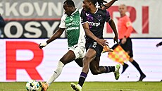 Jablonecký úto�ník Singhateh krátce p�ed gólem, který odvolal VAR.