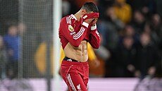 Salah z Liverpoolu kou�e ho�kou porá�ku na h�i�ti posledního Wolverhamptonu.