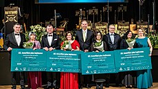 Osmnáctý benefi�ní ples hejtmana op�t podpo�il dobrou v�c