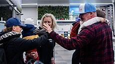 V Praze p�istálo první letadlo s �eskými turisty z Blízkého východu, po 2:00...