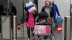 V Praze p�istálo první letadlo s �eskými turisty z Blízkého východu, po 2:00...