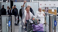 V Praze p�istálo první letadlo s �eskými turisty z Blízkého východu, po 2:00...