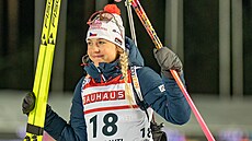 Tereza Voborníková p�i kv�tinovém ceremoniálu po vytrvalostním závod� ve...