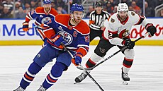 Kanadský úto�ník Connor McDavid v akci proti Ottaw�.