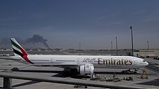 Letadlo spole�nosti Emirates na mezinárodním leti�ti v Dubaji ve Spojených...