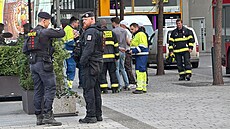 Slo�ky IZS zasahující kv�li podez�ení na únik plynu v pra�ském centru. (9....