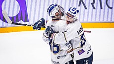 Matej Gardon a Petr Moravec z Kolína se radují z gólu proti Jihlav�.
