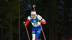 Michal Kr�má� b�í vytrvalostní závod v Kontiolahti.